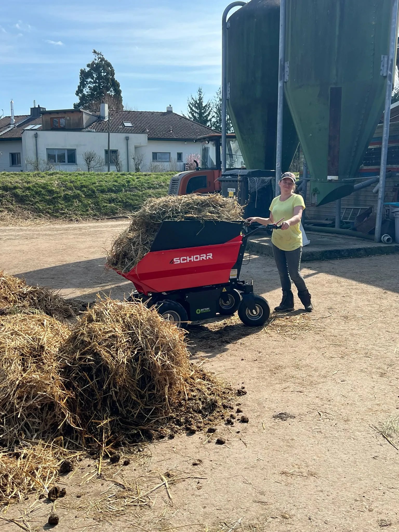 Natalie bei der Fütterung